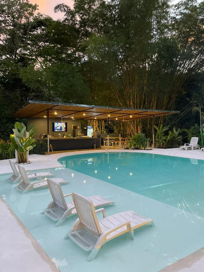 Отель Grand Park Manuel Antonio Кепос Экстерьер фото