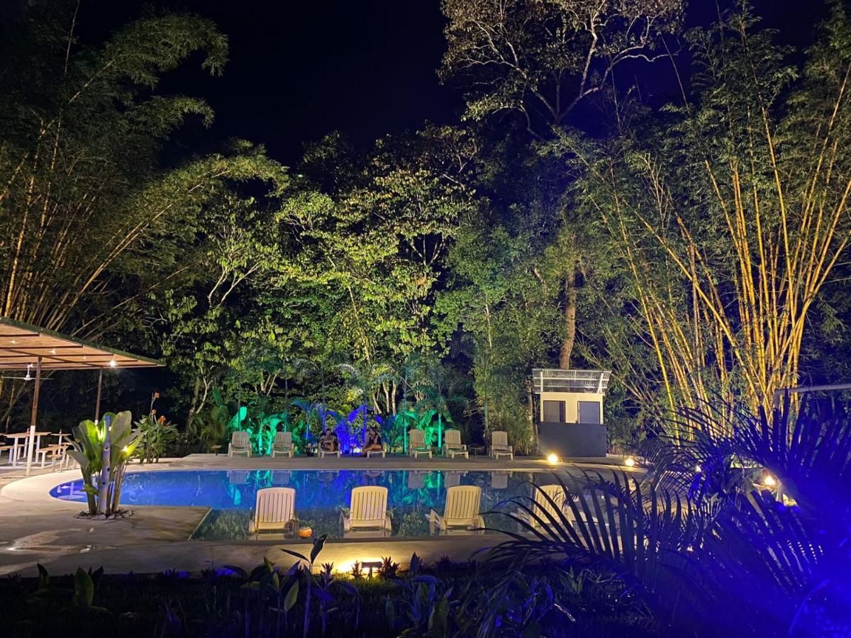 Отель Grand Park Manuel Antonio Кепос Экстерьер фото