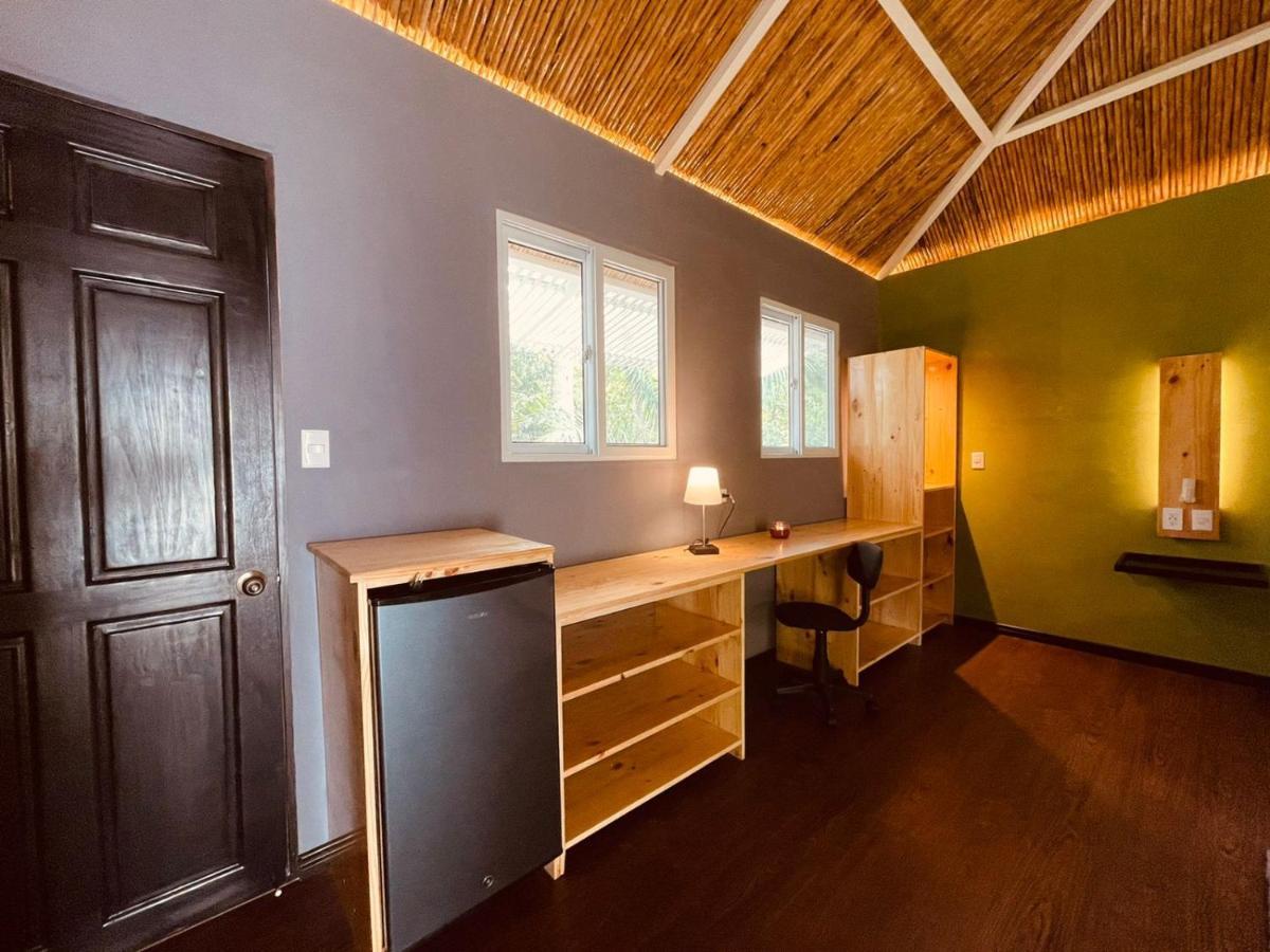 Отель Grand Park Manuel Antonio Кепос Экстерьер фото